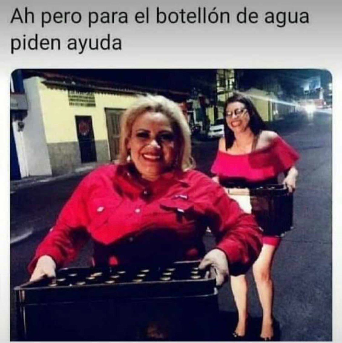 Ah pero para el botellón de agua piden ayuda.