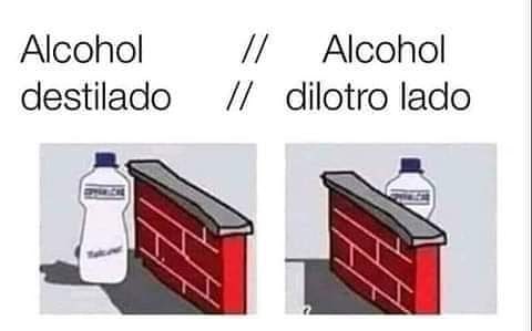 Alcohol destilado / Alcohol dilotro lado.