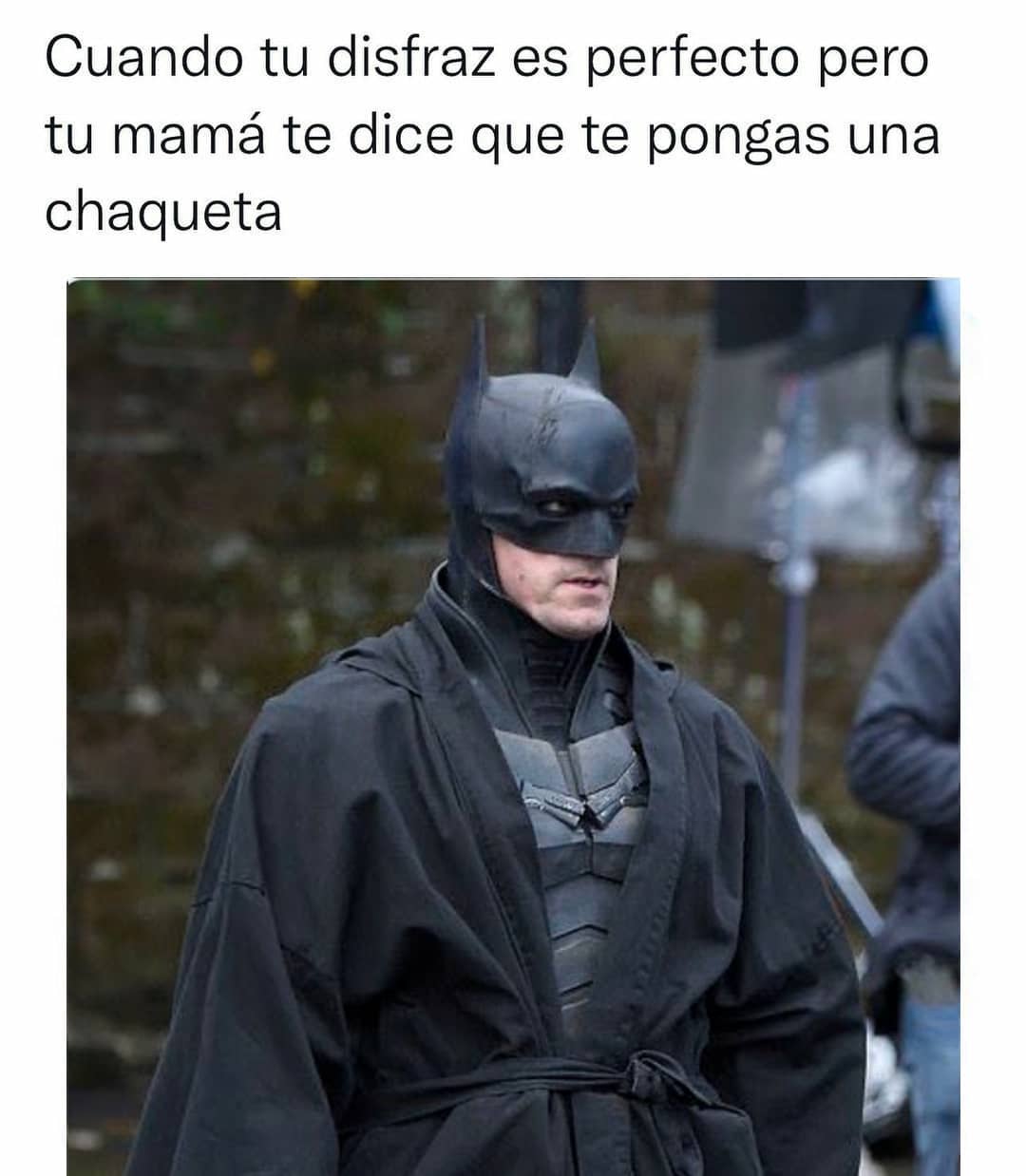 Cuando tu disfraz es perfecto pero tu mamá te dice que te pongas una chaqueta.