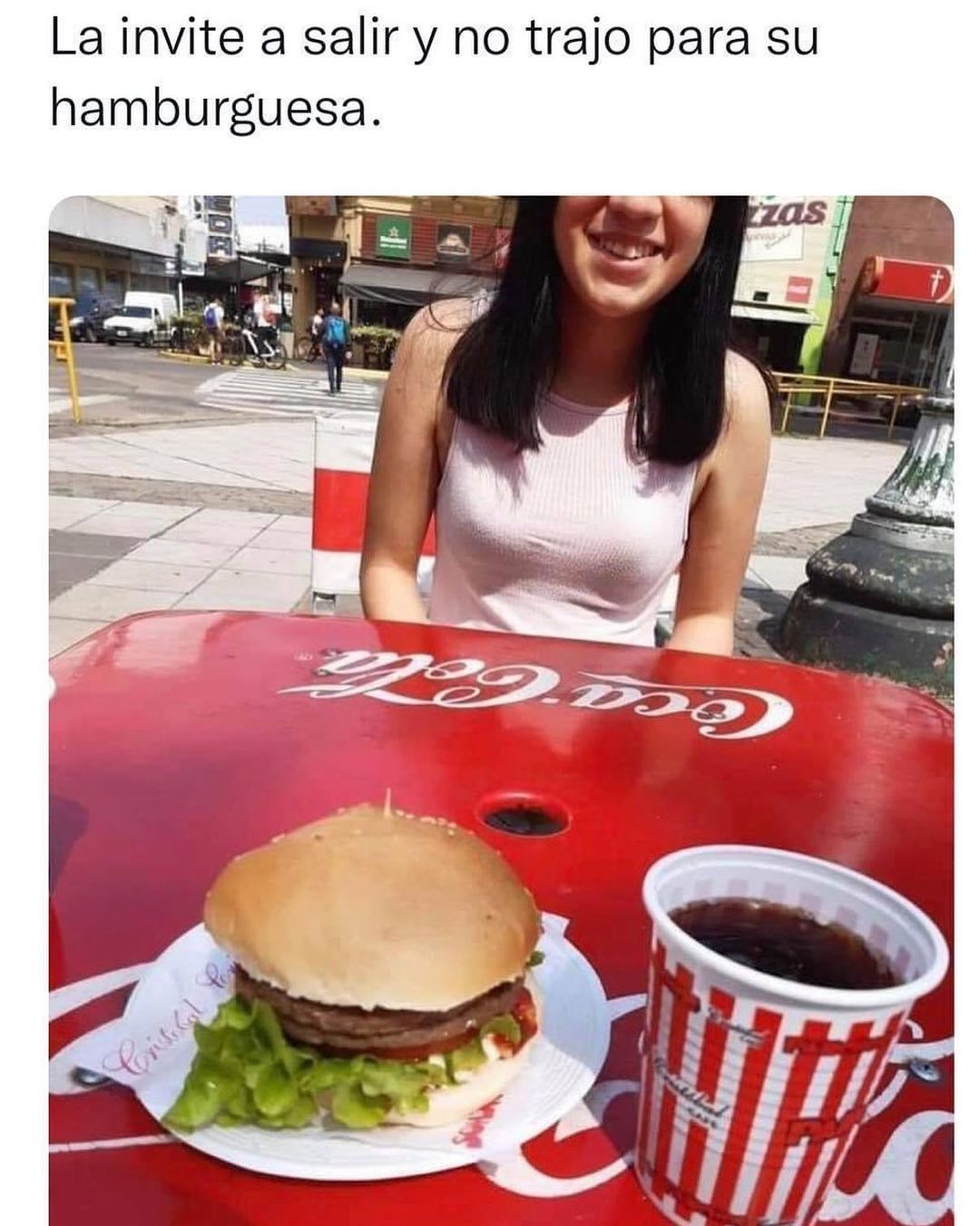 La Invite A Salir Y No Trajo Para Su Hamburguesa Memes 8074