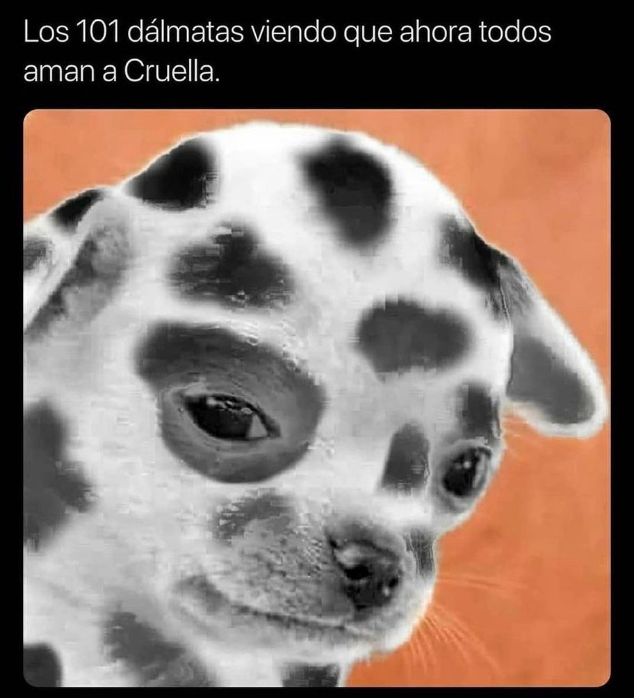 Los 101 dálmatas viendo que ahora todos aman a Cruella.