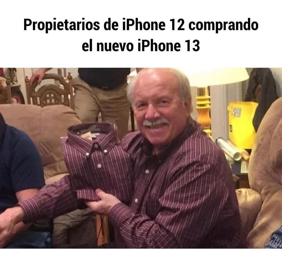 Propietarios de iPhone 12 comprando el nuevo iPhone 13.