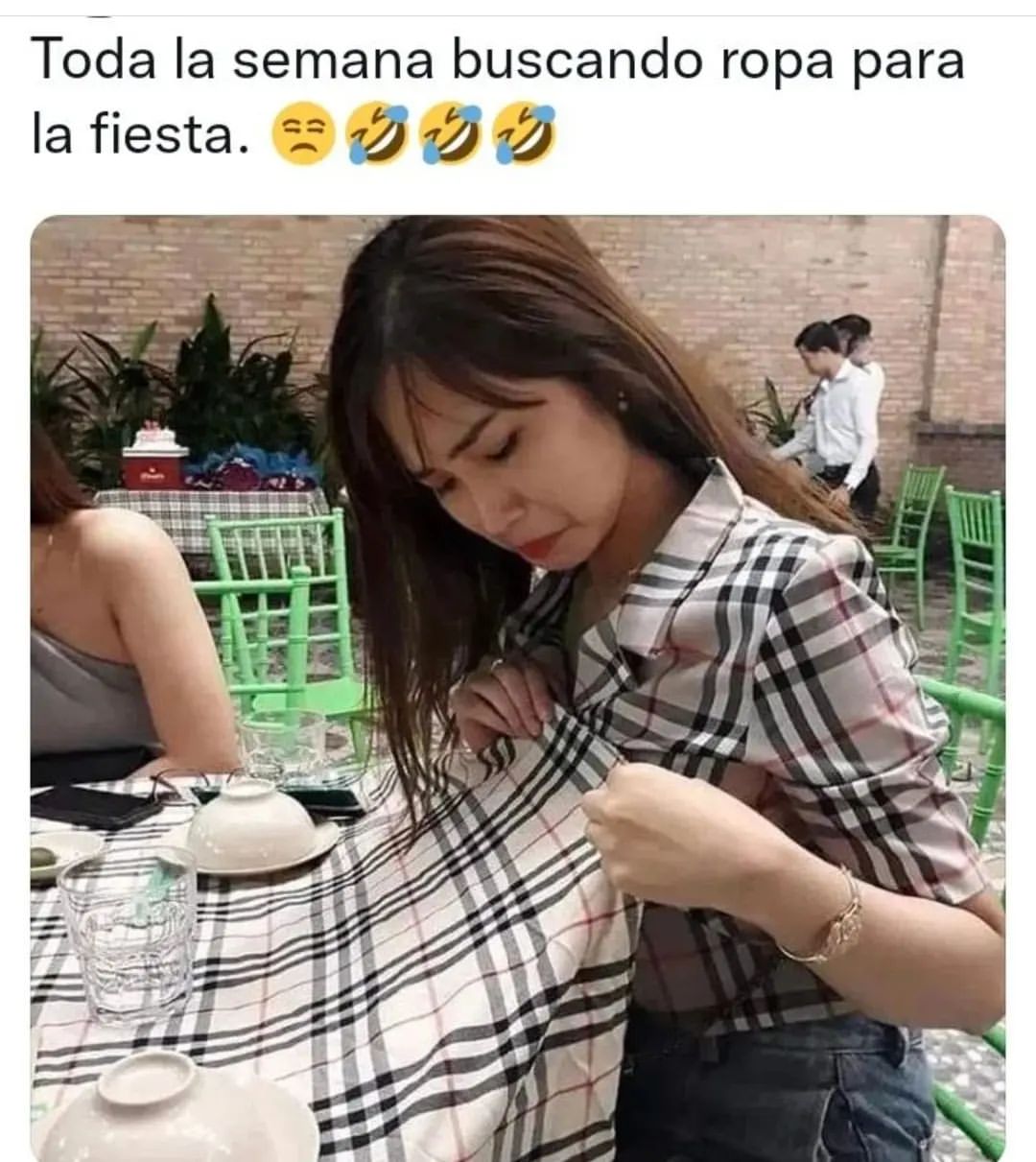 Toda la semana buscando ropa para la fiesta.