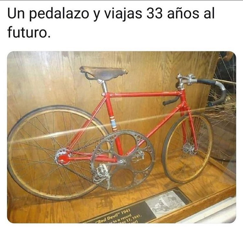 Un pedalazo y viajas 33 años al futuro...