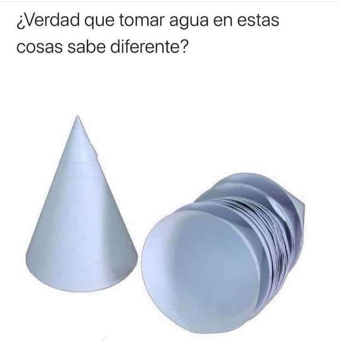 ¿Verdad que tomar agua en estas cosas sabe diferente?