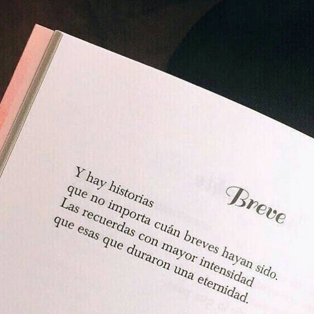 Hay gente que cree que me ha callado solo porque no respondo a sus  provocaciones. Pero yo digo: Donde la ignorancia habla, la inteligencia  calla. - Frases