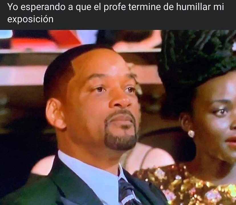 Yo esperando a que el profe termine de humillar mi exposición.