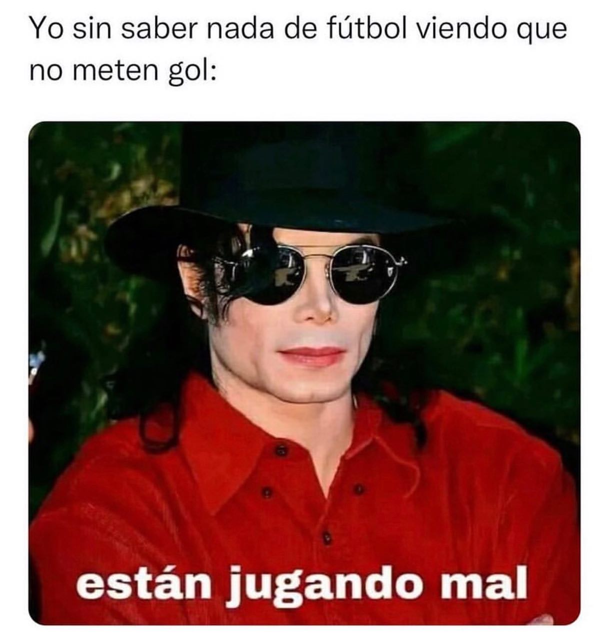 Yo sin saber nada de fútbol viendo que no meten gol: están jugando mal.