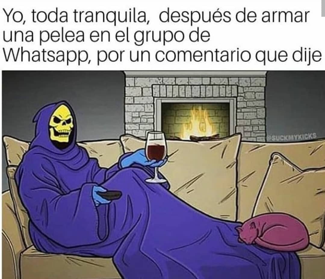 Yo Viendo Como Todos Se Curan El Alma En La Playa Memes 